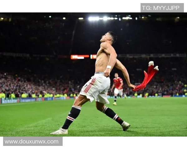 足球巨星C罗的辉煌历程与经典瞬间全景回顾